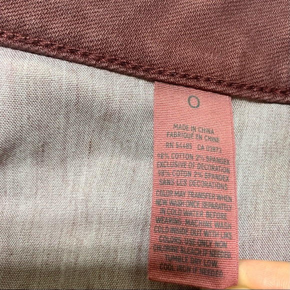 American Eagle Burgundy Stretch Distress Hemline Jean Short Size 0 - Picture 9 of 9